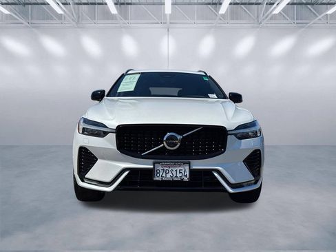 Used 2022 Volvo XC60 B6 R-Design w/ Advanced Package AWD/4WD image 2