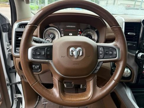 Used 2022 RAM 1500 Limited AWD/4WD image 11