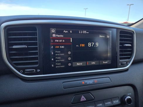 Used 2020 Kia Sportage LX image 19