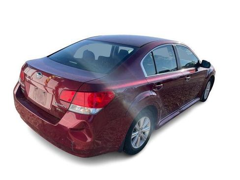 Used 2010 Subaru Legacy 2.5i Premium image 5