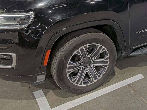 Used 2024 Jeep Wagoneer Series II w/ Flexible Seating Group AWD/4WD image 12