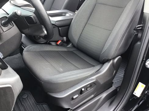Used 2024 Chevrolet Silverado 1500 LT AWD/4WD image 8