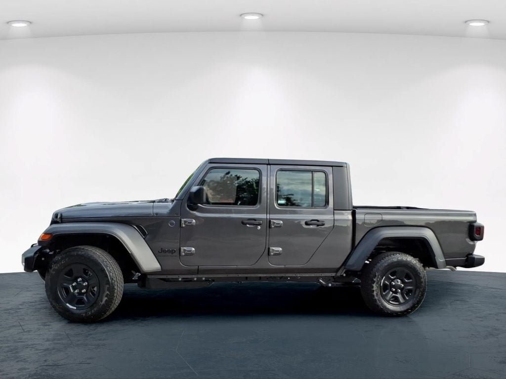 New 2026 Jeep Gladiator Sport AWD/4WD image 5