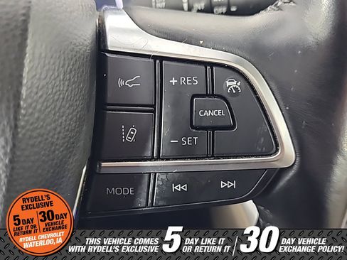 Used 2021 Toyota Highlander XLE image 29