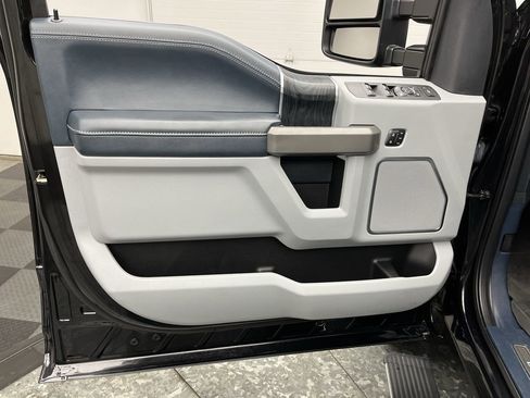 Used 2022 Ford F350 Limited image 10