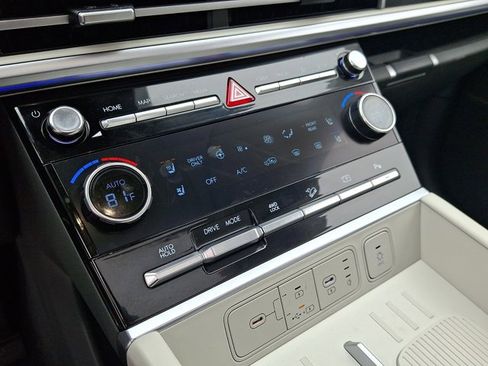Used 2024 Hyundai Santa Fe Limited AWD/4WD image 16
