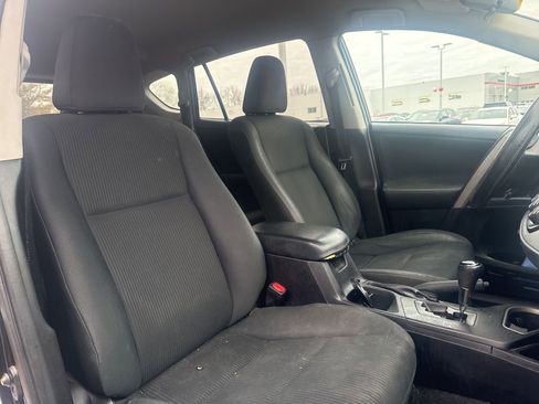 Used 2017 Toyota RAV4 LE w/ Carpet Mat Package image 15