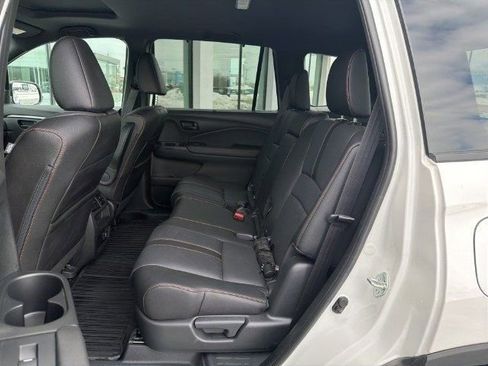 Used 2023 Honda Passport TrailSport image 12