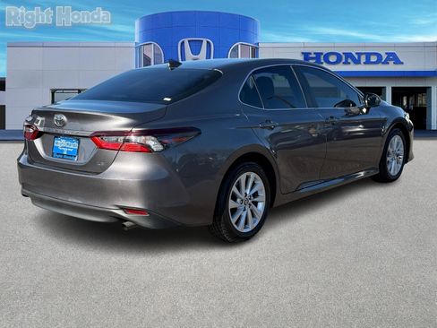 Used 2023 Toyota Camry LE image 7