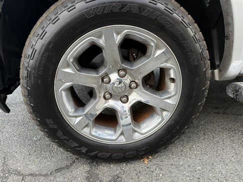 Used 2016 RAM 1500 Laramie w/ Convenience Group image 9