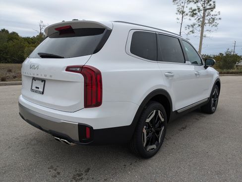 New 2025 Kia Telluride S image 5