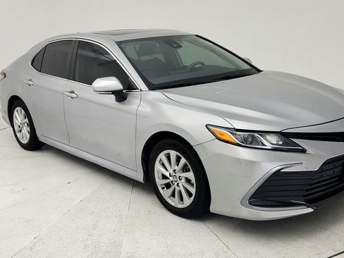 Used 2024 Toyota Camry LE w/ Convenience Package FWD image 1