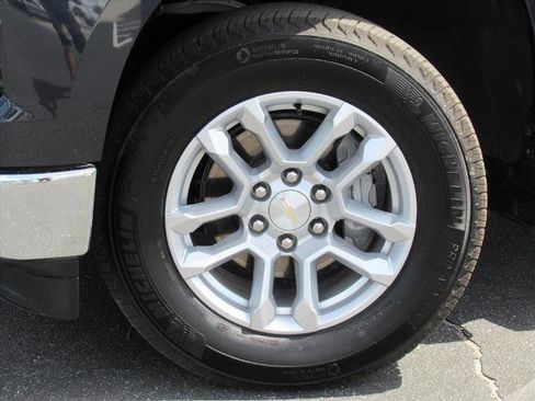 Used 2024 Chevrolet Silverado 1500 LT image 10