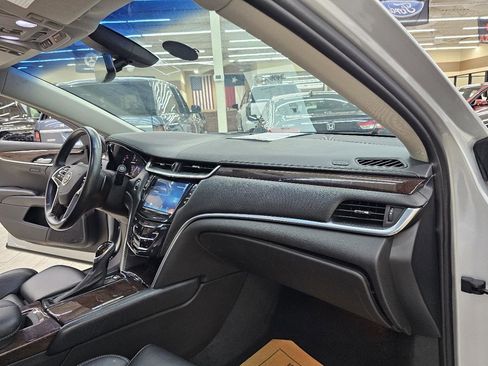 Used 2014 Cadillac XTS Luxury image 21