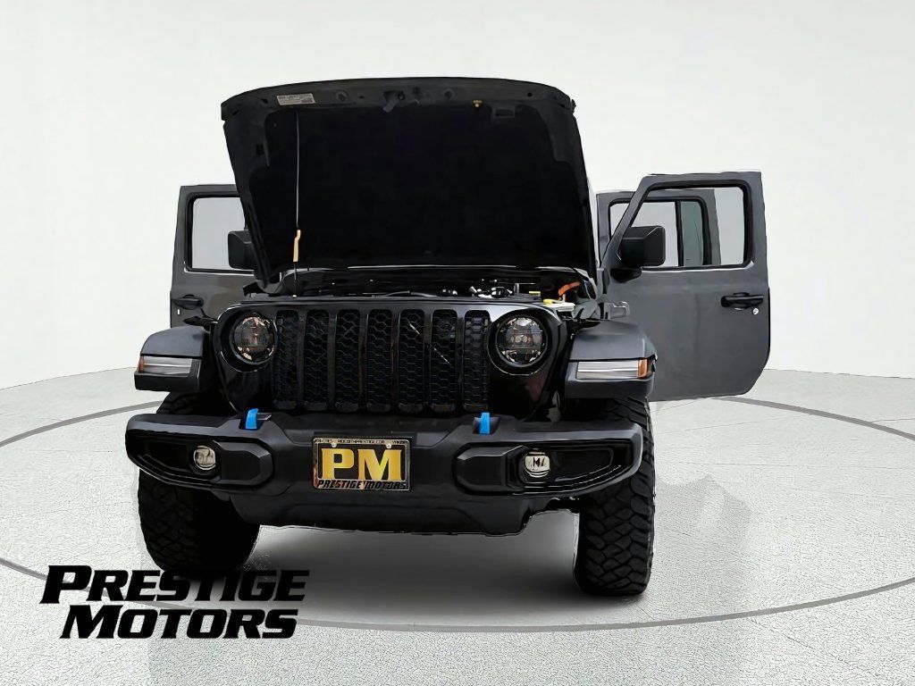 Used 2023 Jeep Wrangler Unlimited w/ Cold Weather Group AWD/4WD image 12