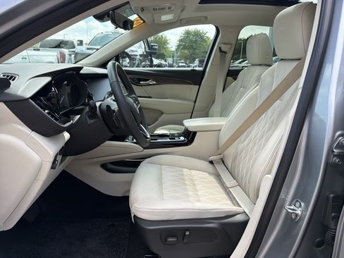 Used 2023 Buick Envision Avenir FWD image 16