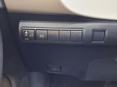 Used 2022 Toyota Corolla LE image 69