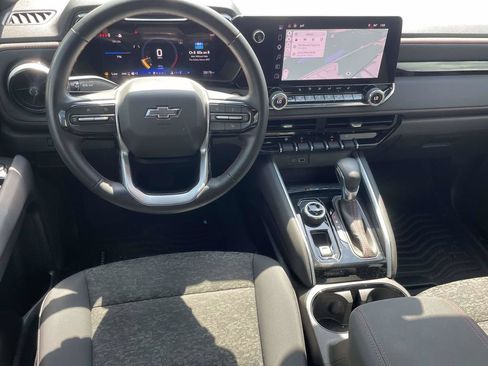 Used 2025 Chevrolet Colorado Z71 AWD/4WD image 10