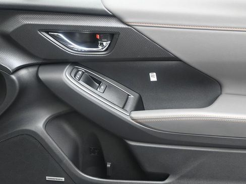 Certified 2025 Subaru Crosstrek 2.5i Limited w/ Crosstrek Mirror Package image 11