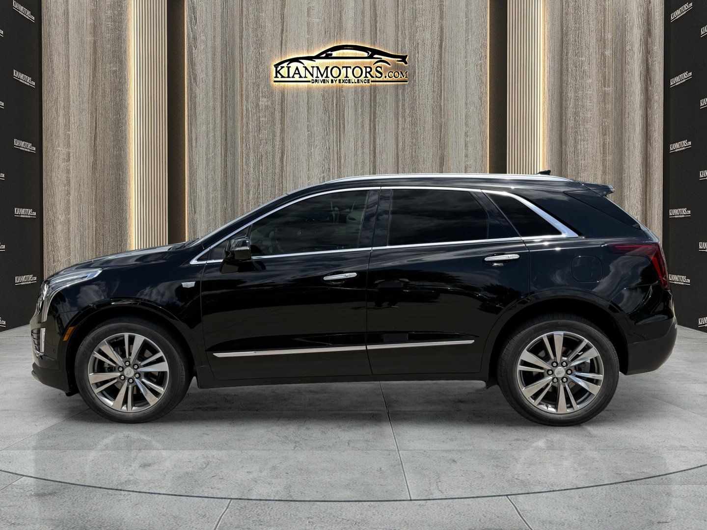 Used 2021 Cadillac XT5 Premium Luxury FWD image 4