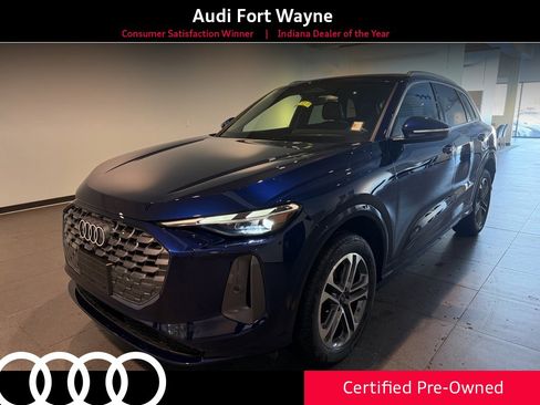 Used 2025 Audi Q5 Premium w/ Convenience Package image 1