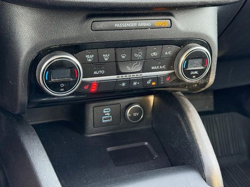 Used 2021 Ford Escape SE w/ Convenience Package image 18