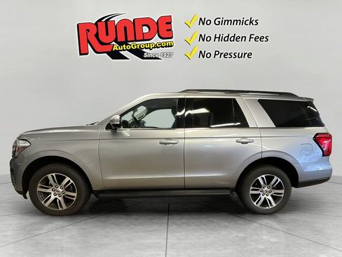 Used 2024 Ford Expedition XLT AWD/4WD image 3
