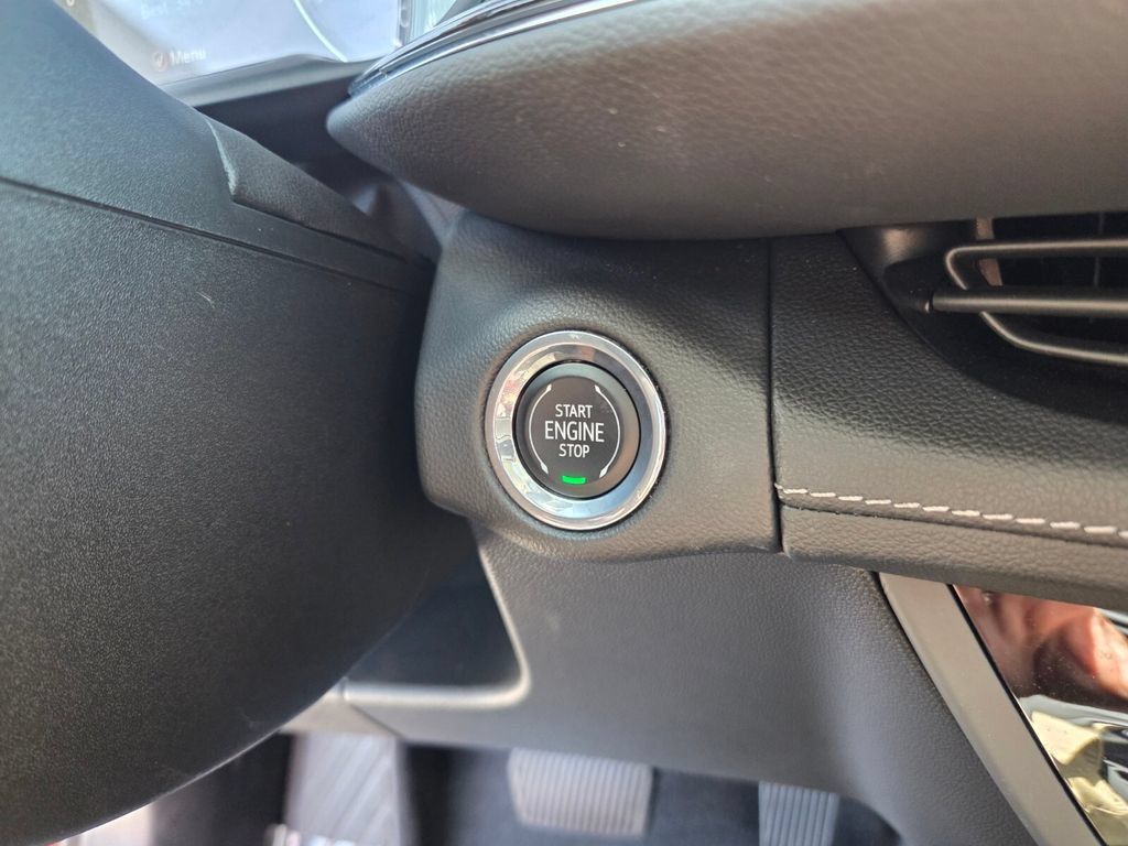 Used 2023 Buick Envision Essence AWD/4WD image 28