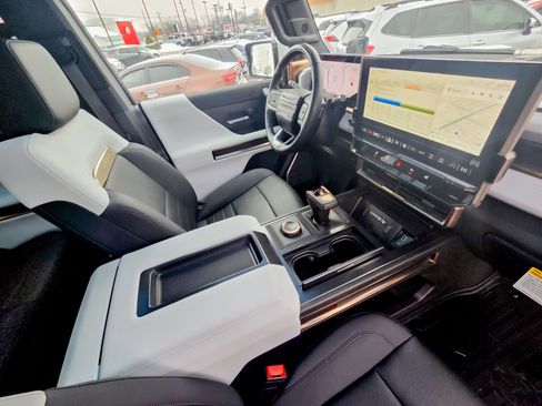 Used 2024 GMC Hummer EV 2X w/ LPO, Illumination Package image 42