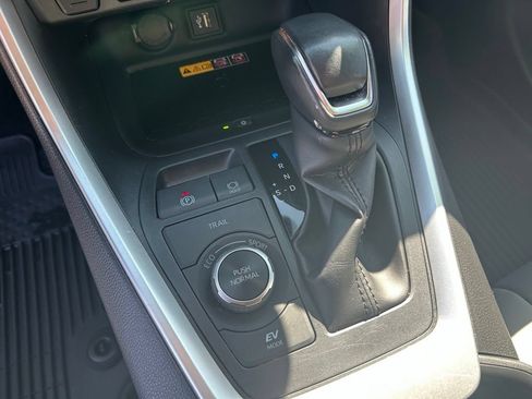Used 2023 Toyota RAV4 XLE Premium AWD/4WD image 25