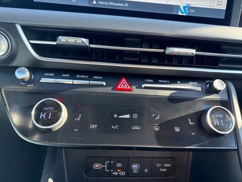 Certified 2024 Hyundai Sonata SEL w/ Convenience Package image 32