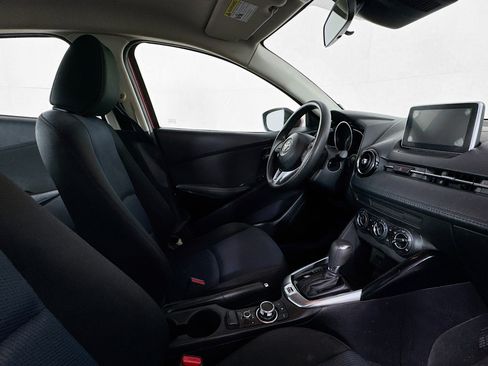 Used 2017 Toyota Yaris iA image 43