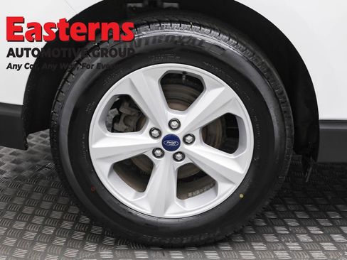 Used 2020 Ford Edge SE image 29