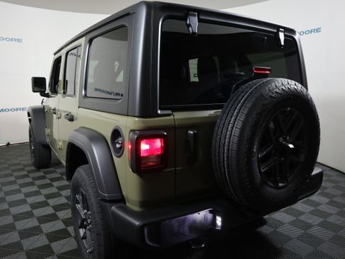 New 2026 Jeep Wrangler Sport AWD/4WD image 9
