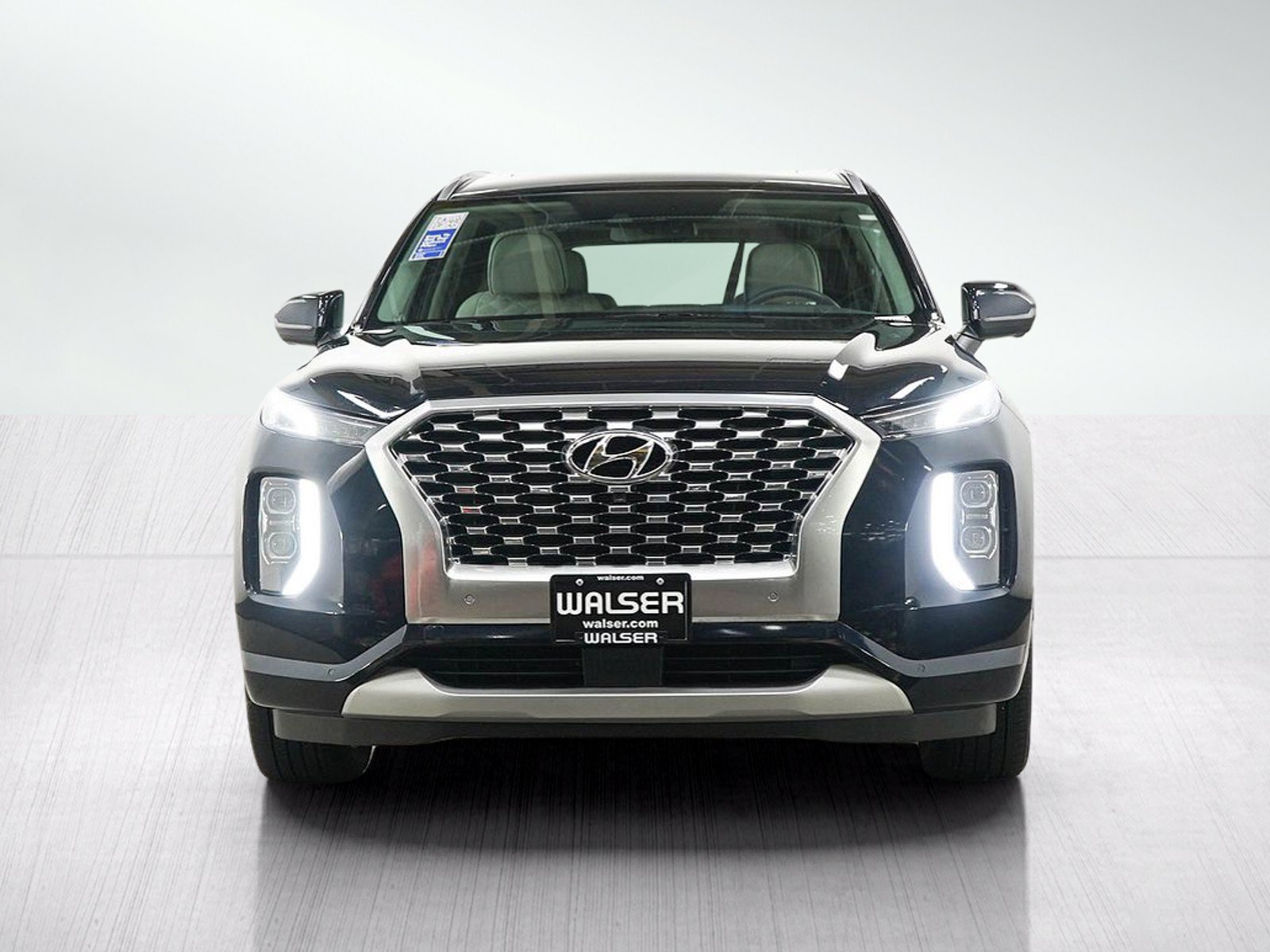Used 2022 Hyundai Palisade Limited w/ Winter Package AWD/4WD image 8