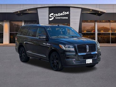Used 2023 Lincoln Navigator Reserve AWD/4WD image 7