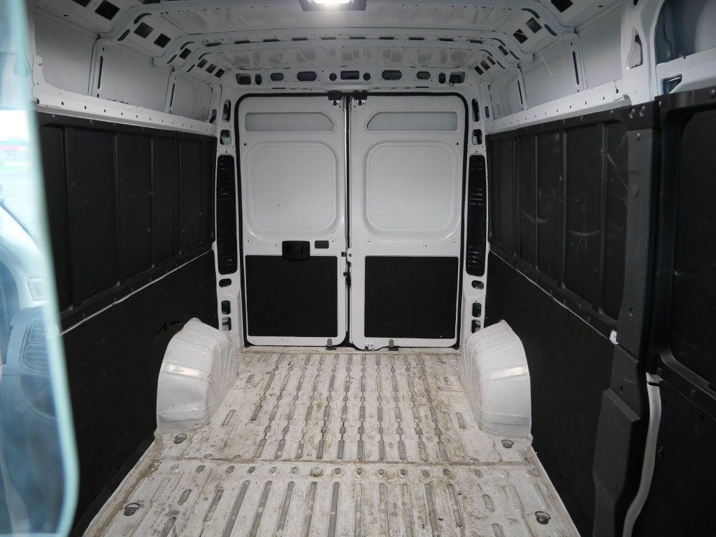 Used 2025 RAM ProMaster 2500 w/ Convenience Group FWD image 25