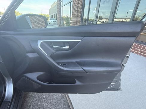 Used 2016 Nissan Altima 2.5 S w/ Power Driver Seat Package FWD image 19