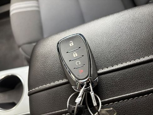 Used 2025 Chevrolet Blazer LT FWD image 22