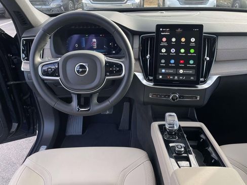 Used 2025 Volvo XC90 B5 Plus image 5