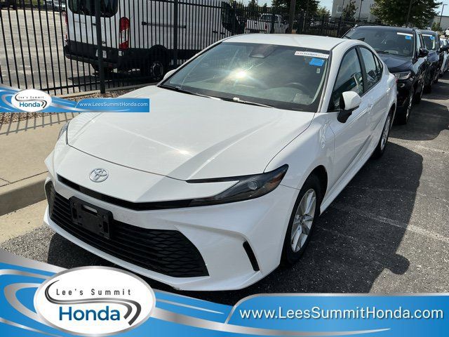 Used 2025 Toyota Camry LE FWD image 1