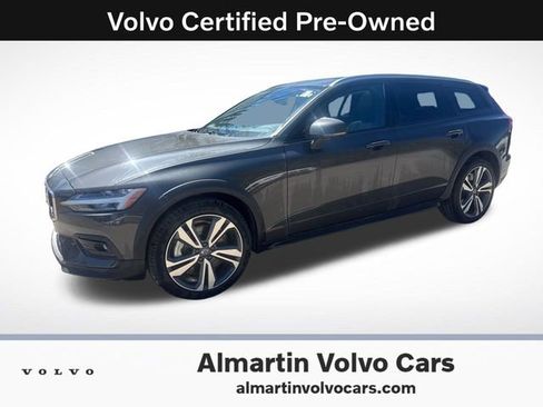 Certified 2025 Volvo V60 B5 Cross Country Plus AWD/4WD image 1