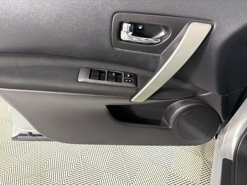 Used 2015 Nissan Rogue S w/ Convenience Package image 8