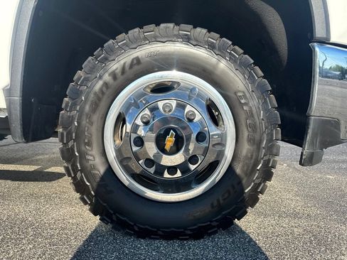 Used 2022 Chevrolet Silverado 3500 LT w/ All Star Edition AWD/4WD image 9