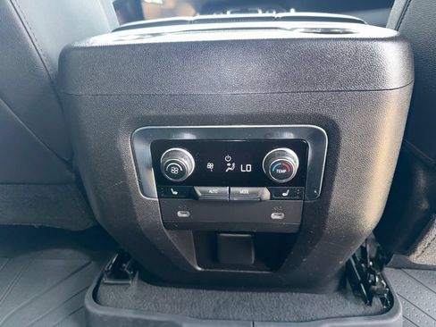 Used 2021 Chevrolet Tahoe Premier RWD image 18