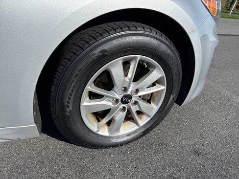 Used 2018 Kia Optima LX FWD image 11