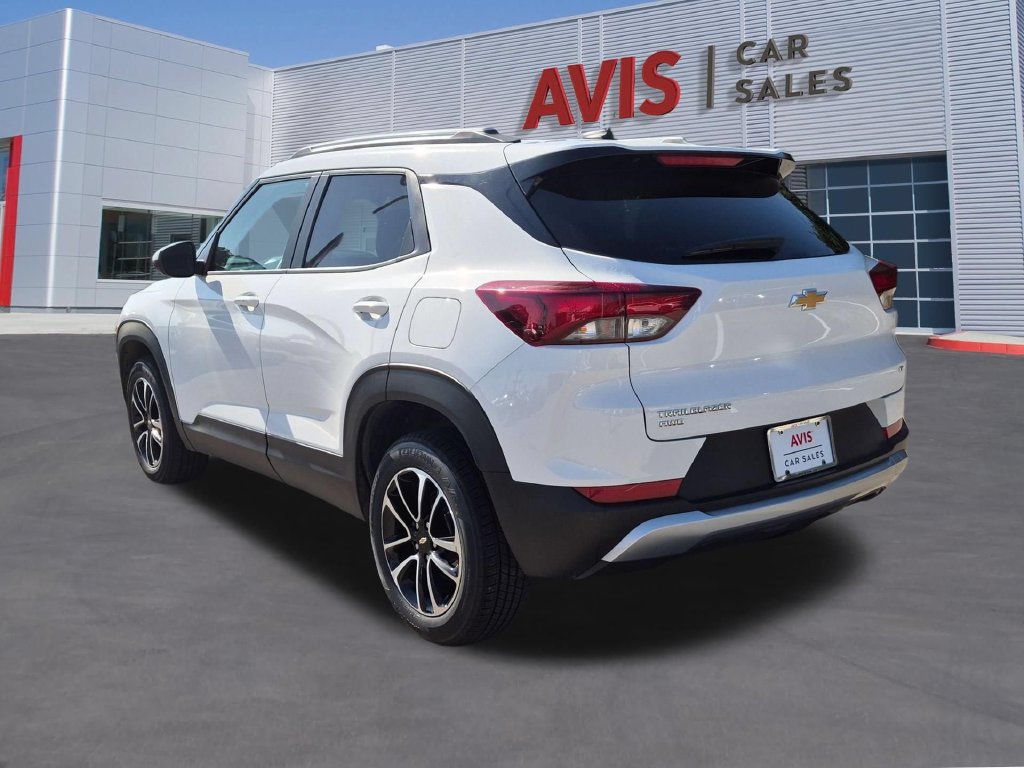 Used 2025 Chevrolet TrailBlazer LT AWD/4WD image 9