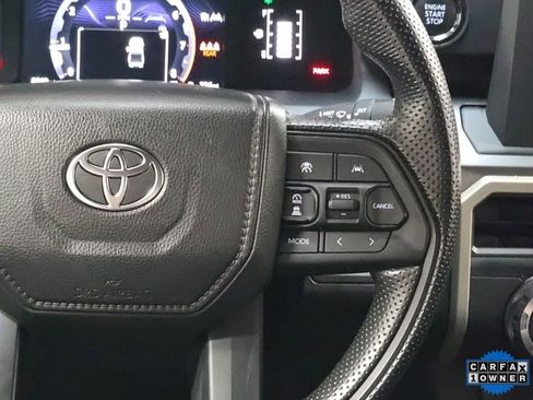 Used 2025 Toyota Tacoma SR5 AWD/4WD image 19
