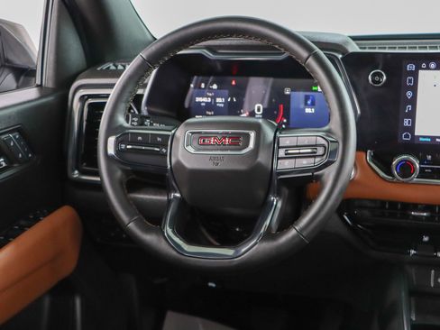 Used 2024 GMC Canyon AT4 w/ AT4 Premium Package AWD/4WD image 12