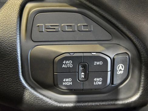 Used 2022 RAM 1500 Laramie AWD/4WD image 15